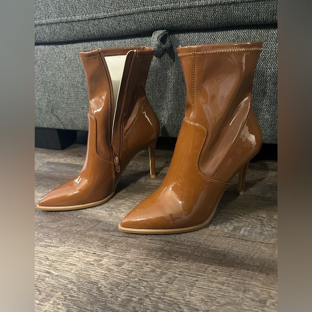 Steve Madden Glossy Brown Elwyn Heeled Boots